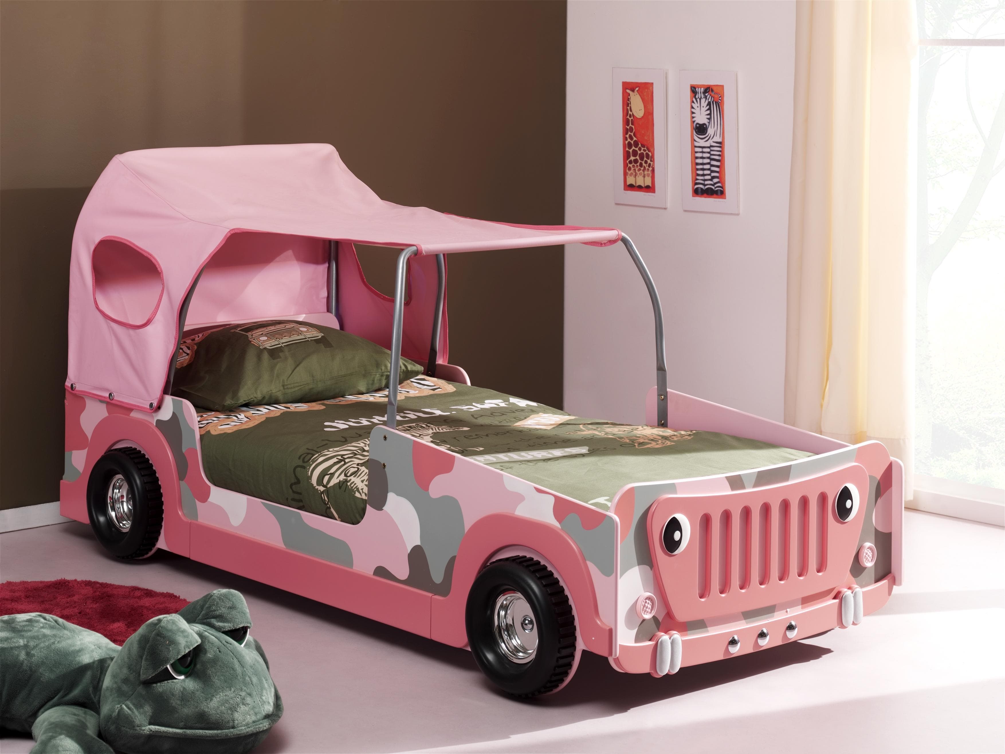 кровать для девочки в виде машинки