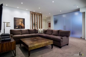 Мягкая мебель в гостиной в стиле модерн