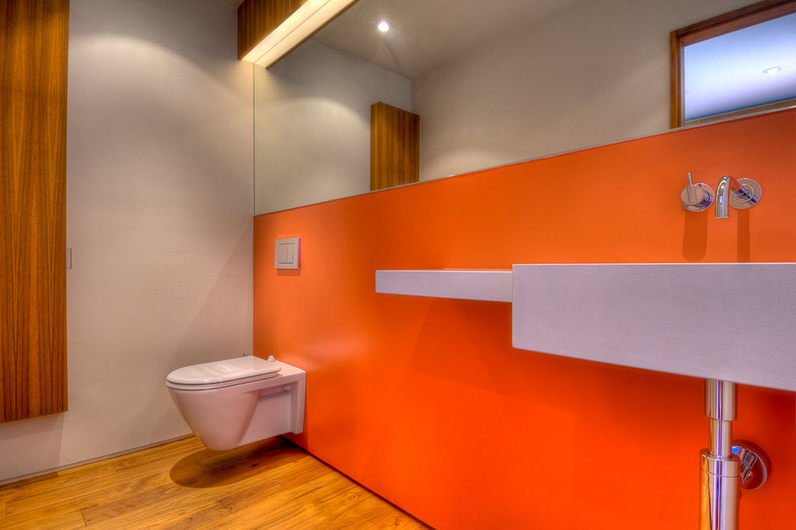 Оранжевая ванная комната покрашенная